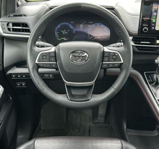 2025 Toyota Sienna XSE 7-Passenger AWD photo 40