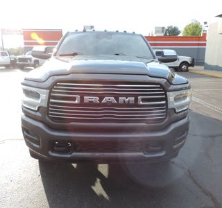 2019 RAM 3500 Crew Cab Laramie DRW 4WD photo 4