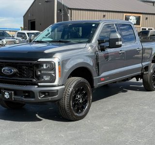 2023 Ford F-250 SD Lariat Crew Cab 4WD photo 1