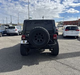 2012 Jeep Wrangler Unlimited Sahara 4WD photo 7