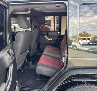 2012 Jeep Wrangler Unlimited Sahara 4WD photo 13