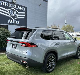 2026 Toyota Grand Highlander Hybrid MAX Platinum AWD photo 7