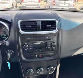2013 Dodge Avenger SXT photo 17