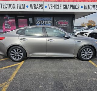 2018 Kia Optima EX photo 2