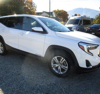 2020 GMC Terrain SLE AWD photo 2