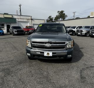 2010 Chevrolet Silverado 1500 LT1 Crew Cab 4WD photo 3
