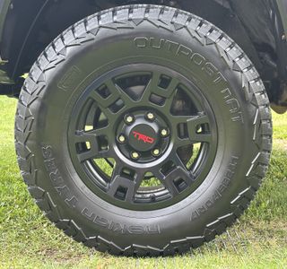 2017 Toyota Tacoma TRD Off Road Premium Long Bed V6 4WD photo 15