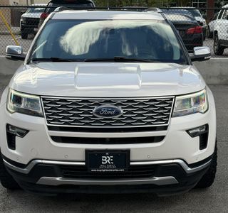 2018 Ford Explorer Platinum AWD photo 4