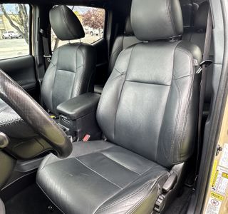 2017 Toyota Tacoma TRD Off Road Premium Long Bed V6 4WD photo 18