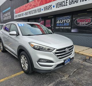 2017 Hyundai Tucson SE AWD photo 2