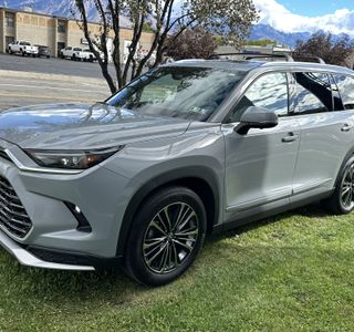 2026 Toyota Grand Highlander Hybrid MAX Platinum AWD photo 11