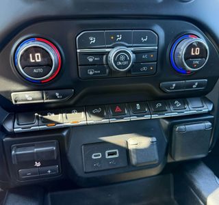 2019 Chevrolet Silverado 1500 LT Trail Boss Crew Cab 4WD photo 18