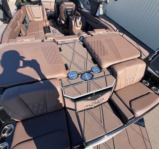2025 Malibu M242 photo 7