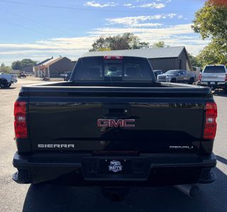 2018 GMC Sierra 3500HD Denali Crew Cab 4WD photo 6