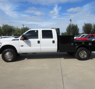2016 Ford F-350 SD XL Crew Cab  DRW 4WD photo 4