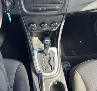 2013 Dodge Avenger SXT photo 18