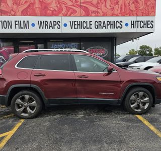 2019 Jeep Cherokee Limited FWD photo 1