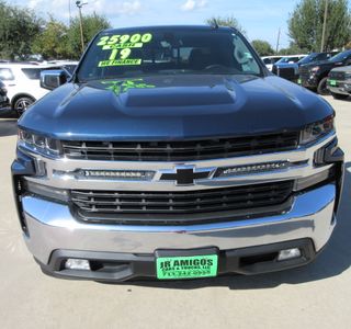 2019 Chevrolet Silverado 1500 LT Crew Cab  2WD photo 2