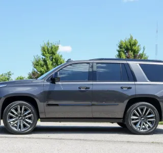 2018 Cadillac Escalade Premium 2WD photo 4