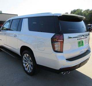 2022 Chevrolet Suburban Premier 4WD photo 5