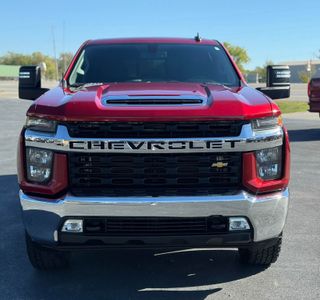 2022 Chevrolet Silverado 2500HD LT Crew Cab 4WD photo 2