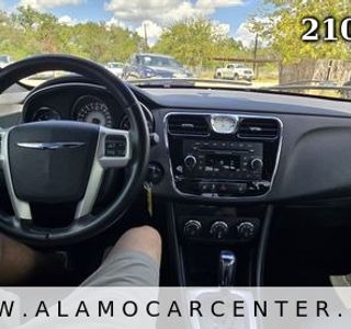 2013 Chrysler 200 Limited photo 36