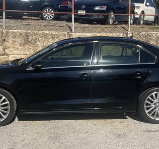2014 Volkswagen Jetta SEL photo 2