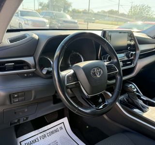 2021 Toyota Highlander LE FWD V6 photo 49