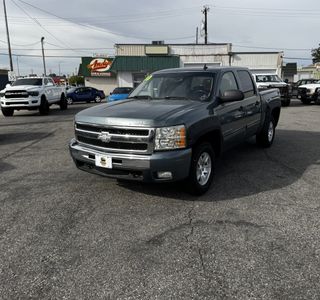 2010 Chevrolet Silverado 1500 LT1 Crew Cab 4WD photo 2