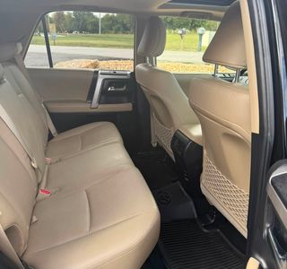 2017 Toyota 4Runner Limited 4WD V6 photo 20