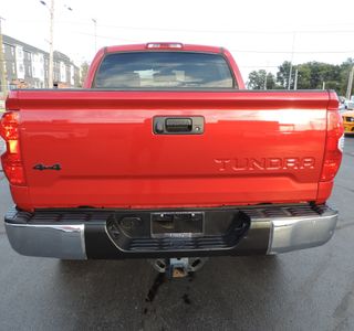 2019 Toyota Tundra CrewMax SR5 4WD photo 5