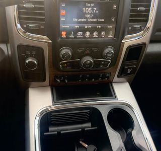 2017 RAM 3500 Laramie Crew Cab 4WD photo 18