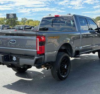 2023 Ford F-250 SD Lariat Crew Cab 4WD photo 5