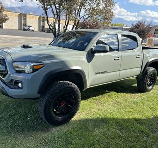 2023 Toyota Tacoma TRD Off Road Premium V6 4WD photo 11