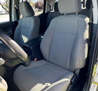 2017 Toyota Tacoma SR5 4WD photo 17