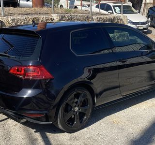2015 Volkswagen GTI S 6M 2-Door photo 5