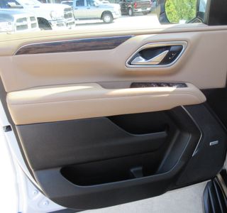 2022 Chevrolet Suburban Premier 4WD photo 13