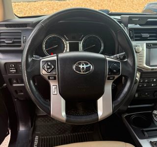 2017 Toyota 4Runner Limited 4WD V6 photo 24