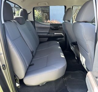 2017 Toyota Tacoma SR5 4WD photo 22