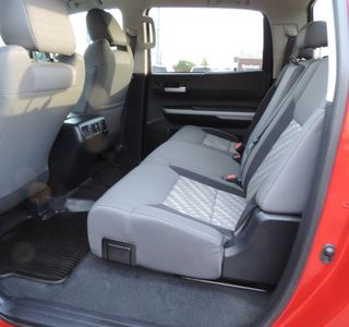 2019 Toyota Tundra CrewMax SR5 4WD photo 19