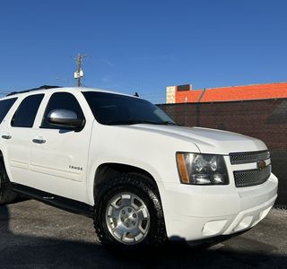 2014 Chevrolet Tahoe LT 2WD photo 2