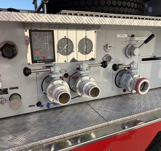2000 Hino Dutro Fire Truck photo 17
