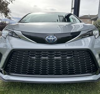 2025 Toyota Sienna XSE 7-Passenger AWD photo 13
