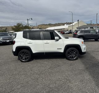 2019 Jeep Renegade Latitude 4WD photo 5