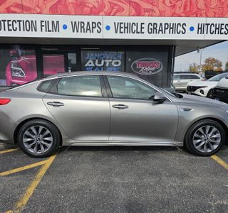 2018 Kia Optima EX photo 1