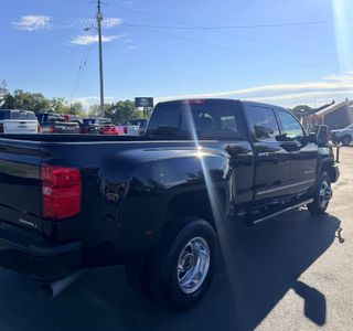2018 GMC Sierra 3500HD Denali Crew Cab 4WD photo 5