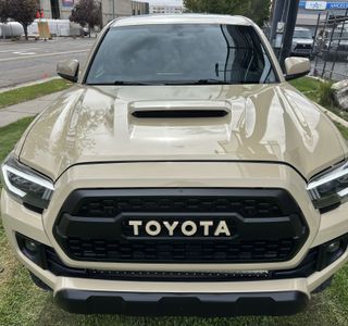2017 Toyota Tacoma TRD Off Road Premium Long Bed V6 4WD photo 13