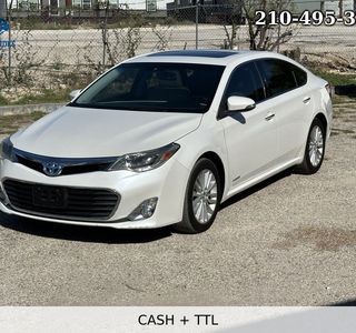 2013 Toyota Avalon Hybrid Limited photo 1