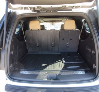2022 Chevrolet Suburban Premier 4WD photo 8