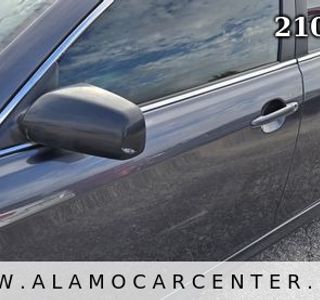 2009 Toyota Camry SE photo 9
